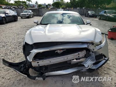 Piąte zdjęcie samochodu w środku: 2015 FORD MUSTANG VIN:1FA6P8AM4F5352263 - miniatura