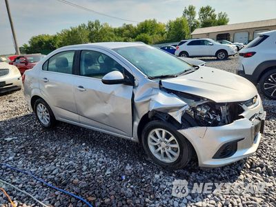 Czwarte zdjęcie samochodu z boku: 2017 CHEVROLET SONIC LT VIN:1G1JD5SH8H4161833 - miniatura
