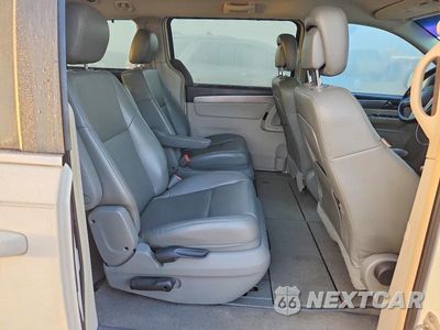 Zdjęcie 10 z 12 samochodu: 2011 VOLKSWAGEN ROUTAN SE VIN:2V4RW3DG2BR641969 - miniatura