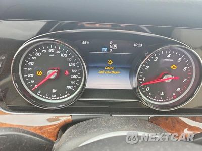 Zdjęcie 9 z 12 samochodu: 2017 MERCEDES-BENZ E 300 VIN:WDDZF4JB1HA032917 - miniatura