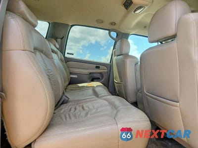 Zdjęcie 11 z 13 samochodu: 2001 CHEVROLET SUBURBAN C1500 VIN:3GNEC16T71G136408 - miniatura
