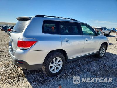 Trzecie zdjęcie samochodu z tyłu: 2013 TOYOTA HIGHLANDER PLUS VIN:5TDBK3EH9DS189110 - miniatura