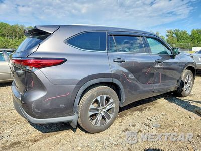 Trzecie zdjęcie samochodu z tyłu: 2022 TOYOTA HIGHLANDER HYBRID XLE VIN:5TDGBRCH9NS548324 - miniatura