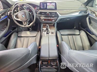 Zdjęcie 8 z 12 samochodu: 2018 BMW 530I VIN:WBAJA7C55JG908063 - miniatura