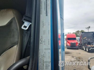 Zdjęcie 13 z 14 samochodu: 2006 VOLVO VNL SEMI TRUCK VIN:4V4NC9TG16N386275 - miniatura