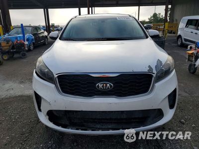 Piąte zdjęcie samochodu w środku: 2019 KIA SORENTO LX VIN:5XYPG4A38KG541336 - miniatura