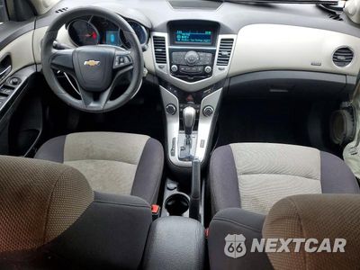 Zdjęcie 8 z 13 samochodu: 2014 CHEVROLET CRUZE LS VIN:1G1PA5SH5E7168610 - miniatura