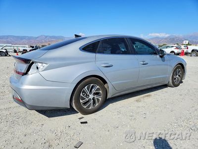 Trzecie zdjęcie samochodu z tyłu: 2023 HYUNDAI SONATA HYBRID BLUE VIN:KMHL24JJ7PA061934 - miniatura