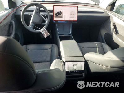 Zdjęcie 8 z 13 samochodu: 2026 TESLA MODEL Y VIN:7SAYGDEE0TF438892 - miniatura