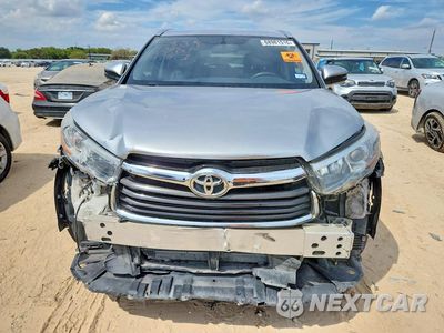 Piąte zdjęcie samochodu w środku: 2015 TOYOTA HIGHLANDER XLE VIN:5TDKKRFHXFS100763 - miniatura