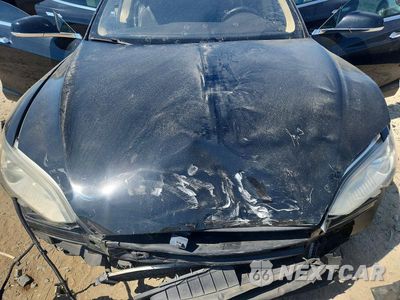 Zdjęcie 11 z 12 samochodu: 2015 TESLA MODEL S VIN:5YJSA1E13FF119992 - miniatura