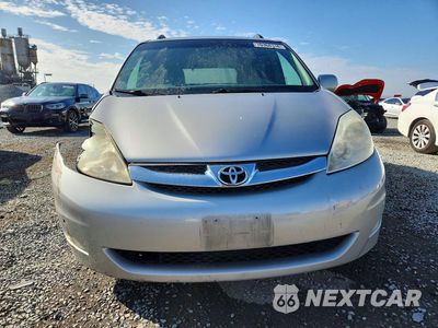 Piąte zdjęcie samochodu w środku: 2010 TOYOTA SIENNA XLE LIMITED VIN:5TDYK4CC9AS299772 - miniatura
