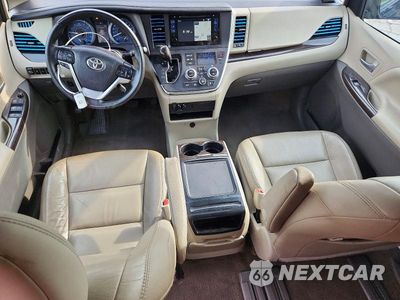 Zdjęcie 8 z 13 samochodu: 2017 TOYOTA SIENNA XLE 8-PASSENGER VIN:5TDYZ3DC8HS849137 - miniatura