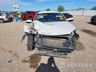 Piąte zdjęcie samochodu w środku: 2017 HYUNDAI SANTA FE SE VIN:KM8SN4HF0HU197097 - miniatura