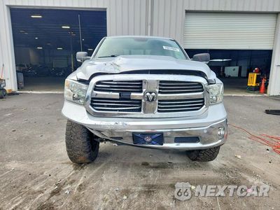 Piąte zdjęcie samochodu w środku: 2018 RAM 1500 SLT VIN:1C6RR7GT0JS244055 - miniatura
