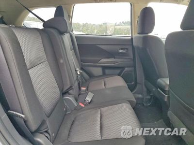 Zdjęcie 11 z 13 samochodu: 2014 MITSUBISHI OUTLANDER SE VIN:JA4AZ3A33EZ000334 - miniatura