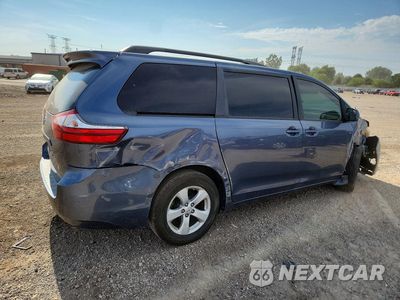 Trzecie zdjęcie samochodu z tyłu: 2015 TOYOTA SIENNA LE VIN:5TDKK3DCXFS582946 - miniatura