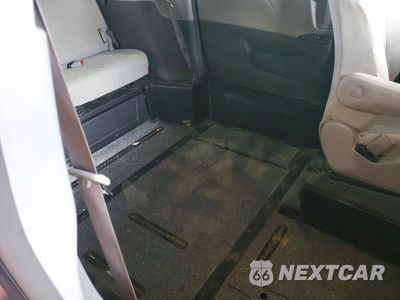 Zdjęcie 11 z 13 samochodu: 2015 TOYOTA SIENNA L 7-PASSENGER VIN:5TDZK3DC4FS543770 - miniatura