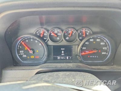 Zdjęcie 9 z 13 samochodu: 2023 GMC SIERRA K1500 VIN:1GTUUAED0PZ103187 - miniatura