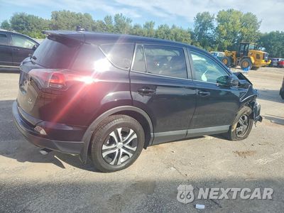 Trzecie zdjęcie samochodu z tyłu: 2018 TOYOTA RAV4 LE VIN:2T3BFREV3JW743636 - miniatura