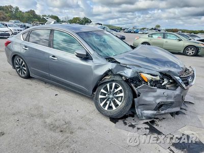 Czwarte zdjęcie samochodu z boku: 2018 NISSAN ALTIMA 2.5 SV VIN:1N4AL3AP9JC137663 - miniatura