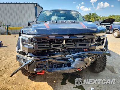 Piąte zdjęcie samochodu w środku: 2025 FORD F150 RAPTOR VIN:1FTFW1RJ2SFA80606 - miniatura