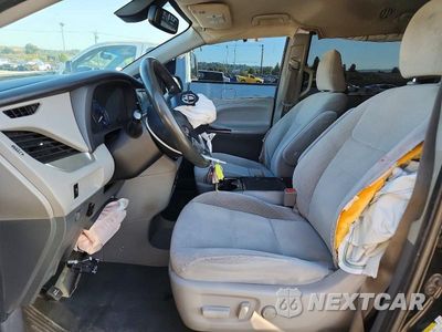 Zdjęcie 7 z 13 samochodu: 2020 TOYOTA SIENNA LE VIN:5TDKZ3DC5LS045361 - miniatura