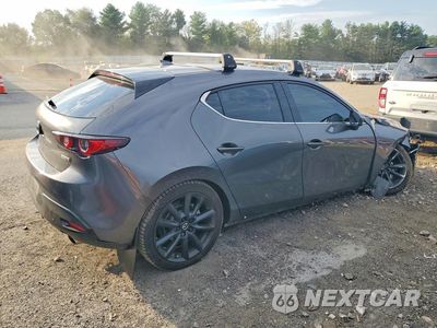 Trzecie zdjęcie samochodu z tyłu: 2023 MAZDA 3 PREMIUM VIN:JM1BPAMM1P1614177 - miniatura