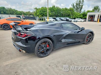 Trzecie zdjęcie samochodu z tyłu: 2022 CHEVROLET CORVETTE STINGRAY 2LT VIN:1G1YB3D45N5115059 - miniatura