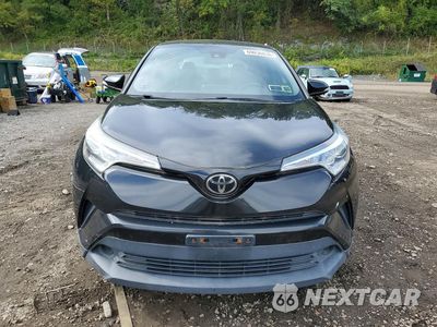 Piąte zdjęcie samochodu w środku: 2018 TOYOTA C-HR XLE VIN:NMTKHMBX2JR009993 - miniatura