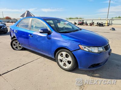 Czwarte zdjęcie samochodu z boku: 2010 KIA FORTE EX VIN:KNAFU4A22A5298753 - miniatura