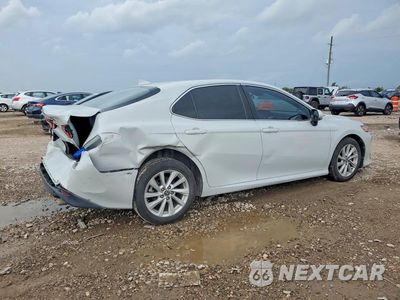 Trzecie zdjęcie samochodu z tyłu: 2023 TOYOTA CAMRY LE VIN:4T1C11AK1PU111445 - miniatura