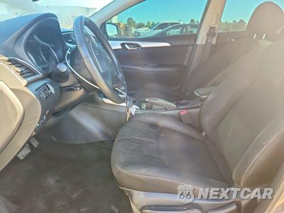 Zdjęcie 7 z 12 samochodu: 2018 NISSAN SENTRA S VIN:3N1AB7APXJY335652 - miniatura