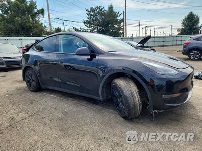 Czwarte zdjęcie samochodu z boku: 2024 TESLA MODEL Y VIN:7SAYGDEE3RF149966 - miniatura