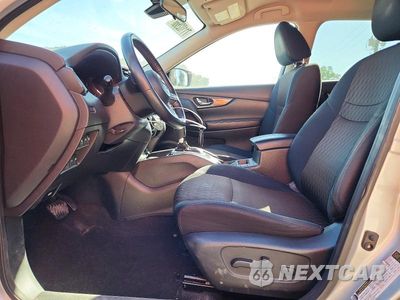 Zdjęcie 7 z 13 samochodu: 2019 NISSAN ROGUE SV VIN:5N1AT2MT8KC765577 - miniatura