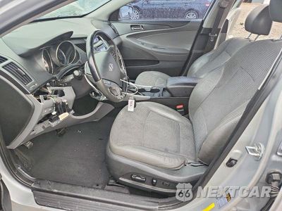 Zdjęcie 7 z 12 samochodu: 2013 HYUNDAI SONATA SE 2.0T VIN:5NPEC4AB8DH534344 - miniatura