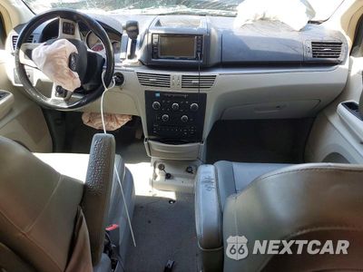 Zdjęcie 8 z 13 samochodu: 2011 VOLKSWAGEN ROUTAN SE VIN:2V4RW3DG8BR621984 - miniatura