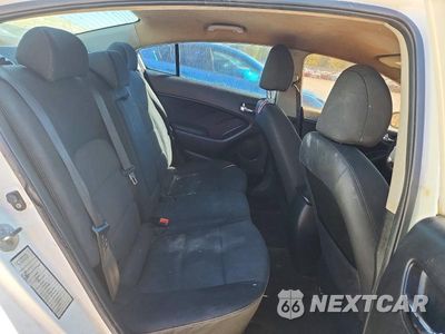 Zdjęcie 10 z 13 samochodu: 2015 KIA FORTE LX VIN:KNAFX4A67F5399370 - miniatura