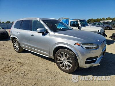 Czwarte zdjęcie samochodu z boku: 2016 VOLVO XC90 T6 VIN:YV4A22PL2G1039622 - miniatura