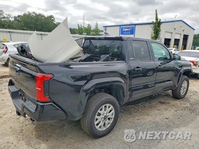 Trzecie zdjęcie samochodu z tyłu: 2025 TOYOTA TACOMA SR5 VIN:3TYKB5FN1ST020524 - miniatura