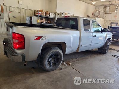 Trzecie zdjęcie samochodu z tyłu: 2013 CHEVROLET SILVERADO K1500 LT VIN:1GCRKSE75DZ239306 - miniatura