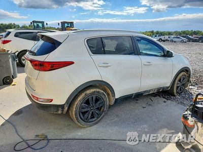 Trzecie zdjęcie samochodu z tyłu: 2017 KIA SPORTAGE LX VIN:KNDPM3AC4H7046754 - miniatura
