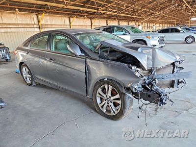 Czwarte zdjęcie samochodu z boku: 2013 HYUNDAI SONATA LIMITED VIN:5NPEC4AC8DH675052 - miniatura