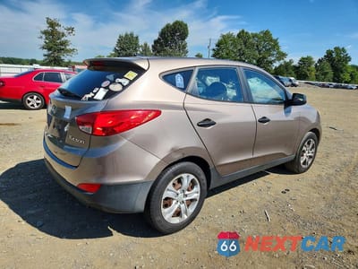 Trzecie zdjęcie samochodu z tyłu: 2010 HYUNDAI TUCSON GLS VIN:KM8JT3AC8AU083205 - miniatura
