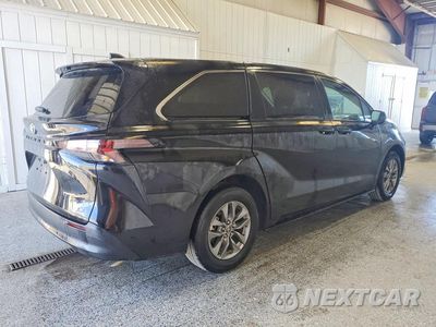 Trzecie zdjęcie samochodu z tyłu: 2025 TOYOTA SIENNA LE VIN:5TDKRKEC8SS227126 - miniatura