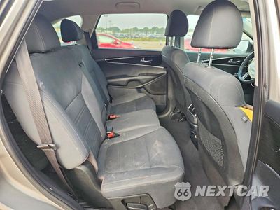 Zdjęcie 11 z 13 samochodu: 2019 KIA SORENTO LX VIN:5XYPGDA39KG480854 - miniatura