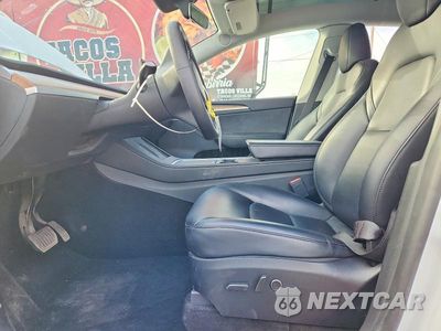 Zdjęcie 7 z 13 samochodu: 2024 TESLA MODEL Y VIN:7SAYGDED2RF035707 - miniatura