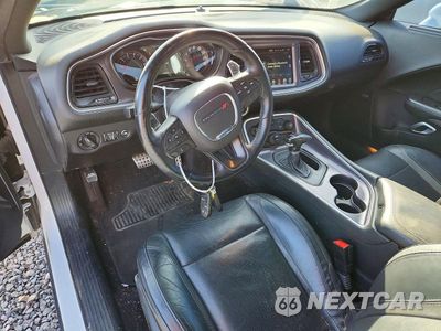 Zdjęcie 8 z 12 samochodu: 2016 DODGE CHALLENGER SXT VIN:2C3CDZAGXGH120545 - miniatura
