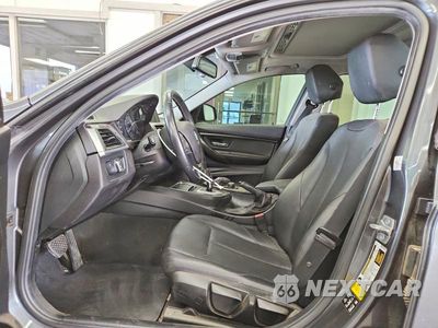 Zdjęcie 7 z 12 samochodu: 2016 BMW 320 XI VIN:WBA8E5G54GNU19112 - miniatura