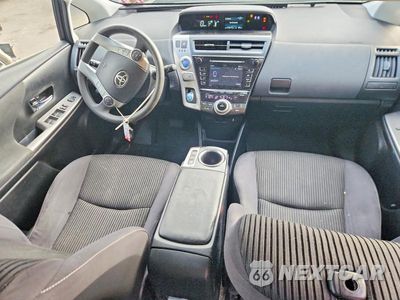 Zdjęcie 8 z 12 samochodu: 2017 TOYOTA PRIUS V THREE VIN:JTDZN3EUXHJ065868 - miniatura